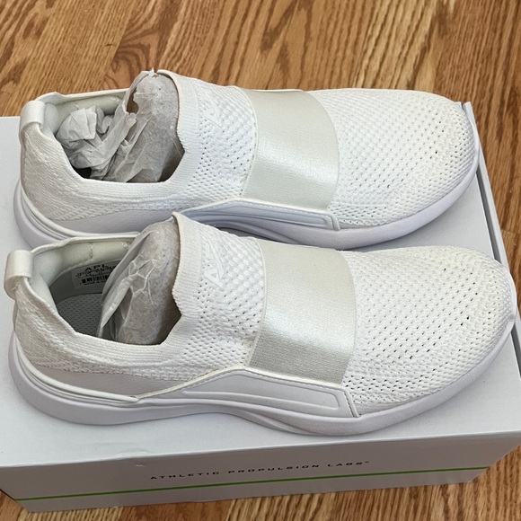 APL Women's Techloom Bliss in White - Picture 3 of 4